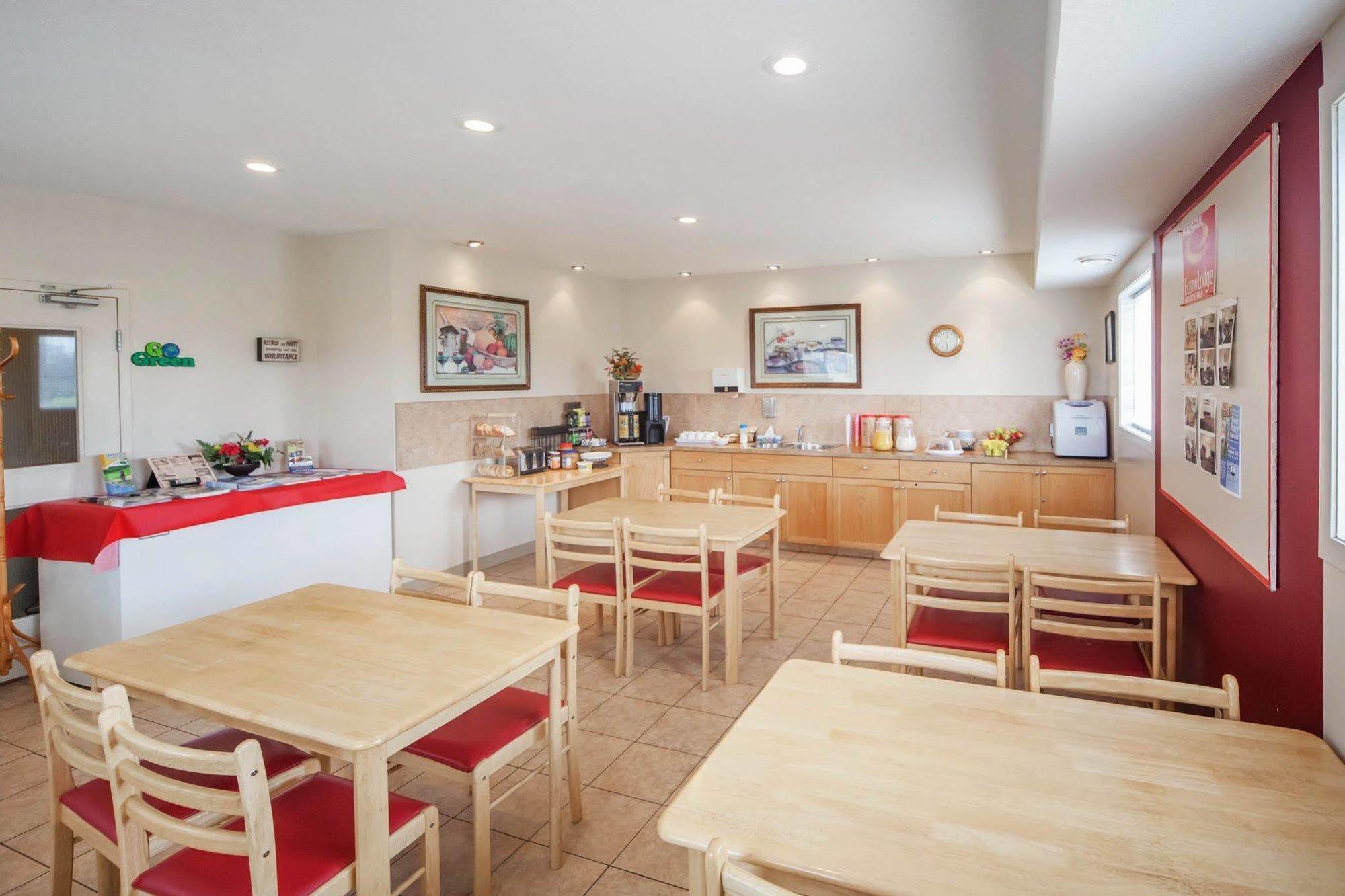 Econo Lodge Inn & Suites Innisfail Luaran gambar